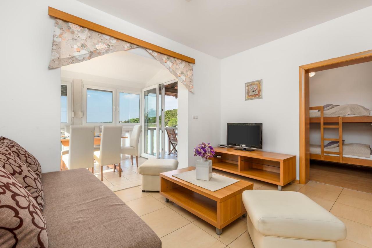 Villas Kampor Εξωτερικό φωτογραφία